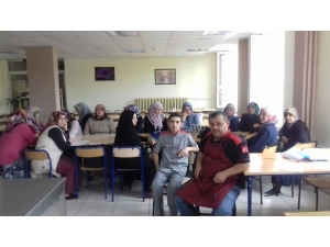 Altıntaş’ta 272 Saatlik ’Aşçı Çırağı Kursu’ Sona Erdi