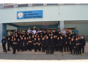 Adana’daki Yatılı Bölge Ortaokullarının Spor Eşofmanları Yenilendi