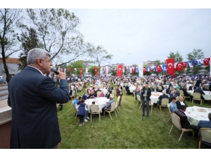 Karaosmanoğlu, “Biz İnsanlığa Rehber Ve Model Olmaya Devam Edeceğiz”