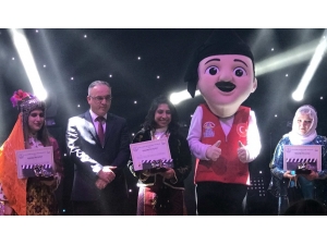 Gaün Öğrencisi Öznur Kök Türkiye İkincisi Oldu