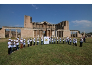 Öğrencilerden “Okumak Yaşamaktır” Projesine Destek
