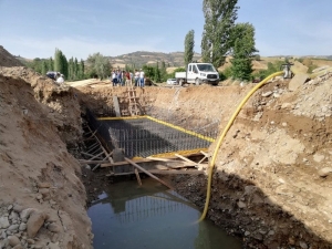 Maski’den Dere Temizlik Ve Kanalizasyon Çalışması