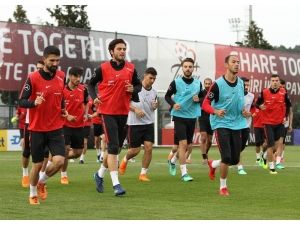 A Milli Takım Çalışmalarını Sürdürüyor