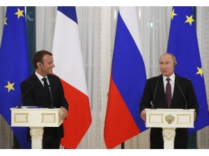 Putin Ve Macron’dan Ortak Basın Toplantısı