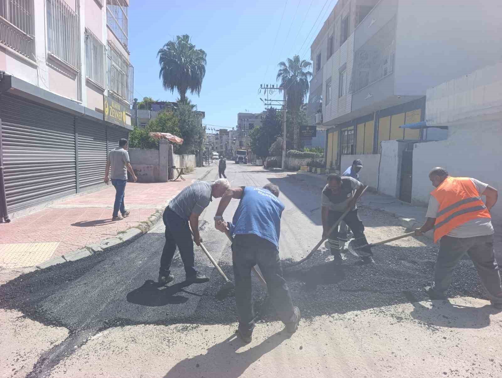 akdeniz-de-asfalt-yama-calismalari-devam-ediyor