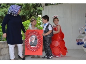 Minik Öğrencilerden Geri Dönüşüm Defilesi