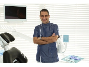 Çilek Diş Eti Kanamalarına Birebir