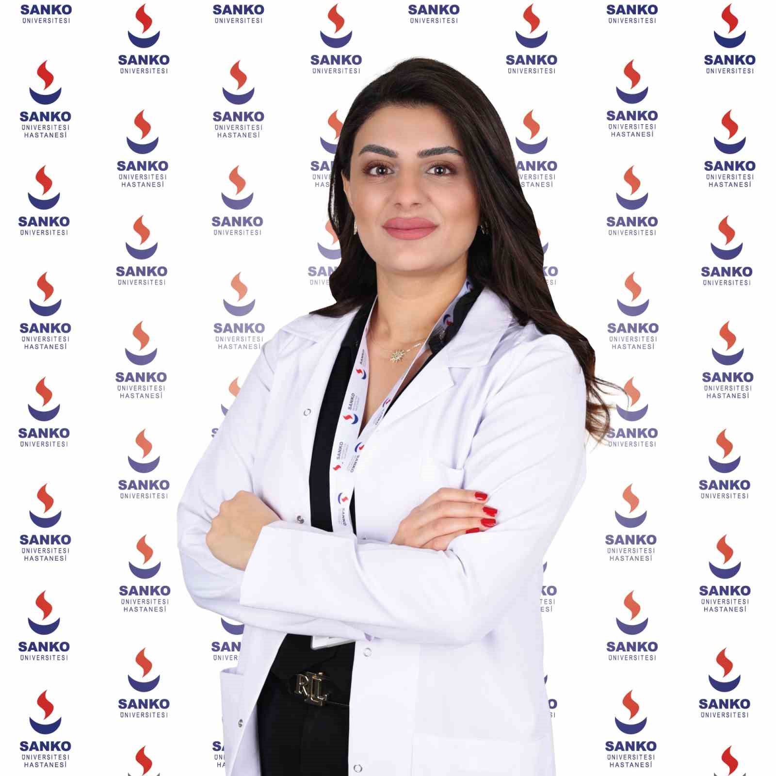 diyetisyen-zelal-urek-saglikli-beslenmenin-ilk-adimi-ne-yedigimizi-degil-neden-yedigimizi-de-anlamaktir