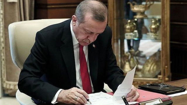 Cumhurbaşkanı Erdoğan 3 Üniversiteye Rektör Atadı, Bir Rektörü Ise Görevden Aldı