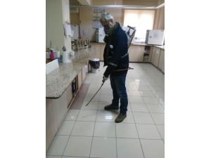 İzmit Belediyesi’nden Ücretsiz İlaçlama Hizmeti