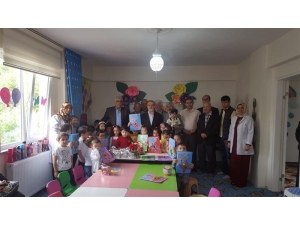 4-6 Yaş Kur’an Kursu Öğrencilerinin Karne Sevinci