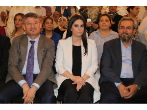 Bakan Sarıeroğlu, Topuklu Ayakkabıdan Vazgeçiyor