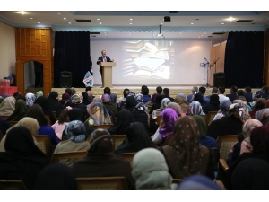 Okuma Yazma Kurslarını Tamamlayan Kursiyerlere Diplomaları Verildi