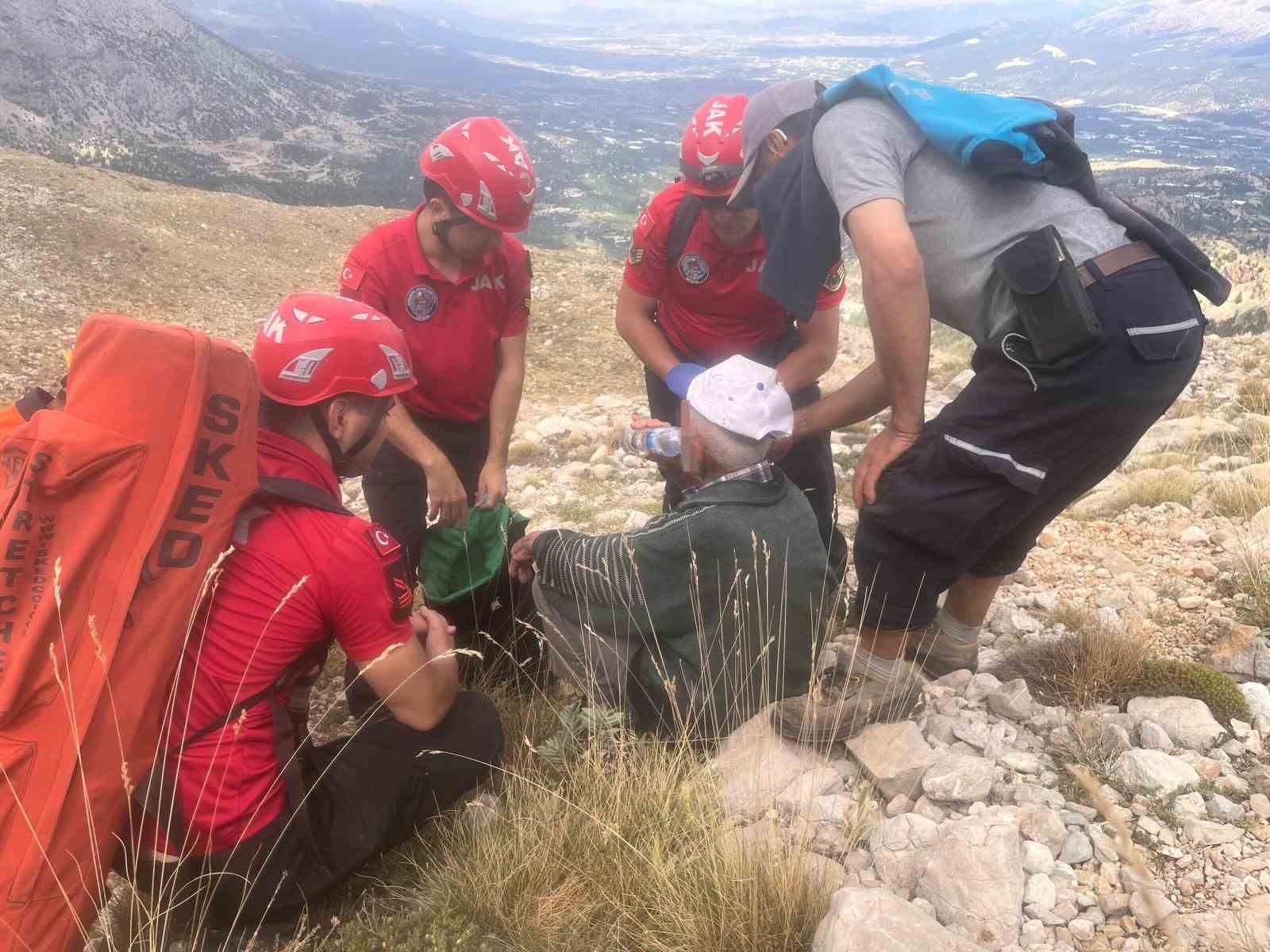 antalya-da-kayip-yasli-adam-jandarma-ekiplerince-bulundu