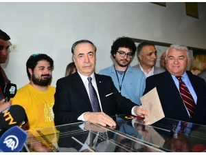 Başkan Adayları Oylarını Kullandı