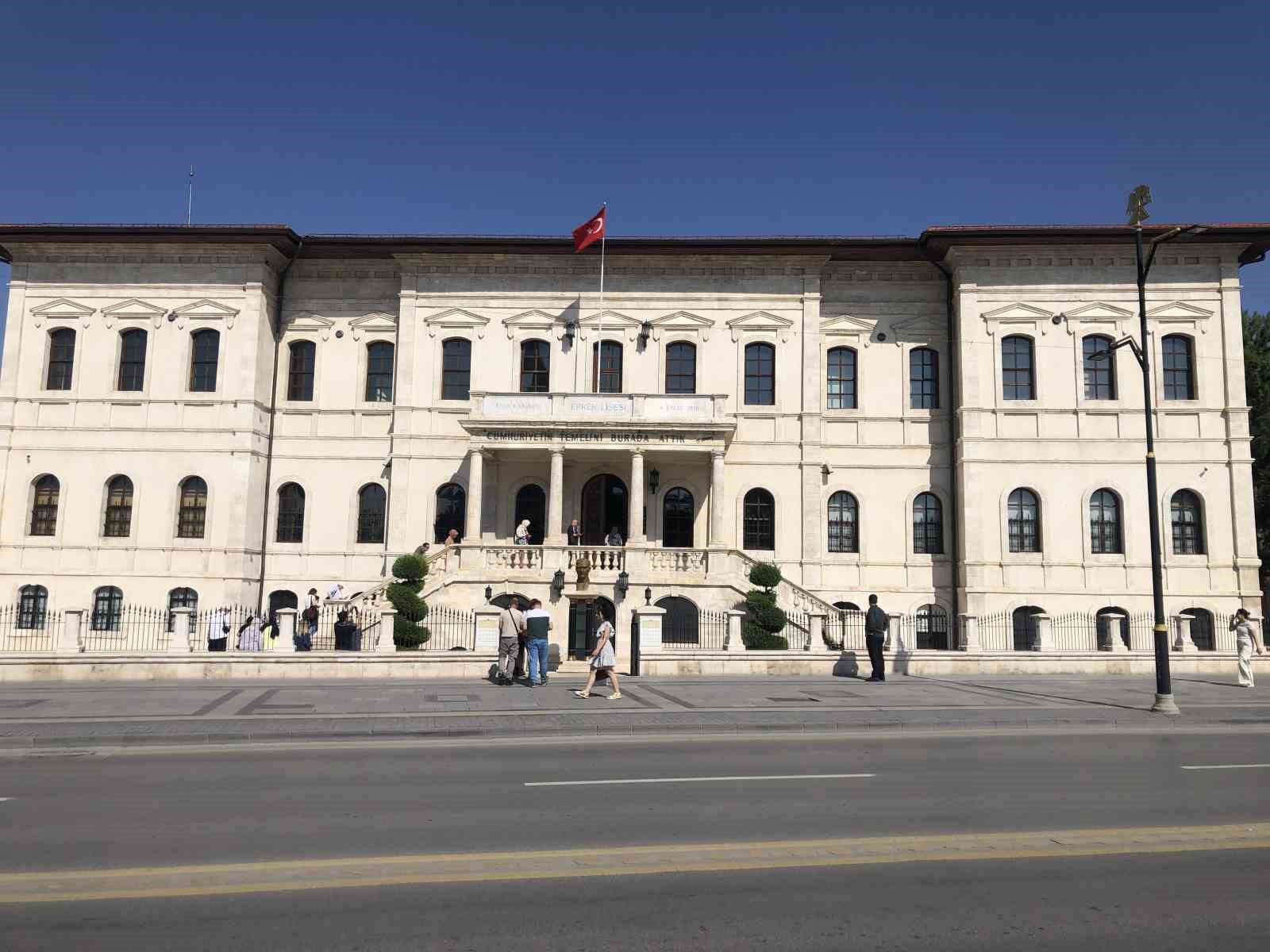 sivas-tarihi-zenginligiyle-turistleri-kendine-hayran-birakiyor