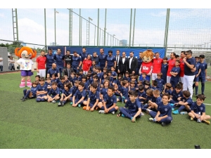 Parıs Saınt-germain Türkiye’de Futbol Okulu Açtı