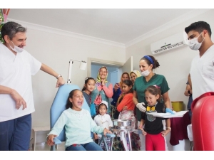 Özel Çocuklar Ve Yaşlılara Diş Kontrolü