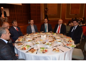 Kızılcahamam Ak Parti Teşkilatı İftarda Bir Araya Geldi