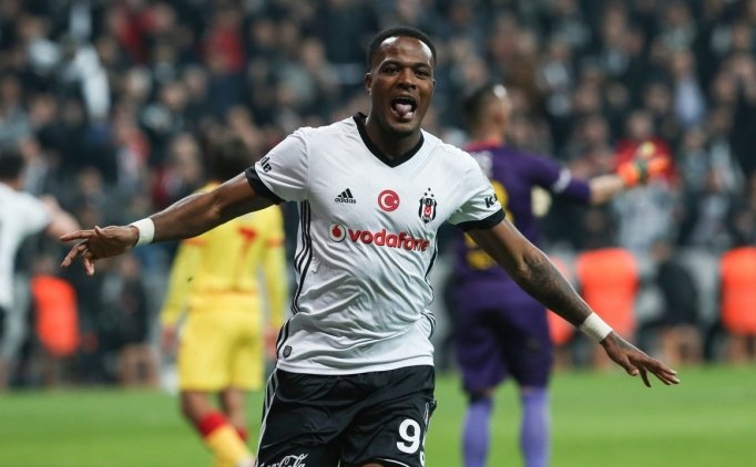 Cyle Larin Için Yeni Sistem!