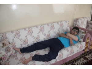 Yatalak Kardeşler Uzanacak Yardım Elini Bekliyor