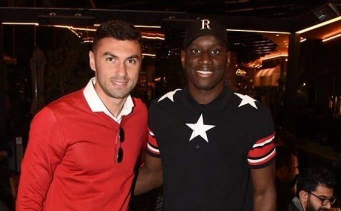 Beşiktaş'ta Demba Ba Olmazsa Rota Burak Yılmaz