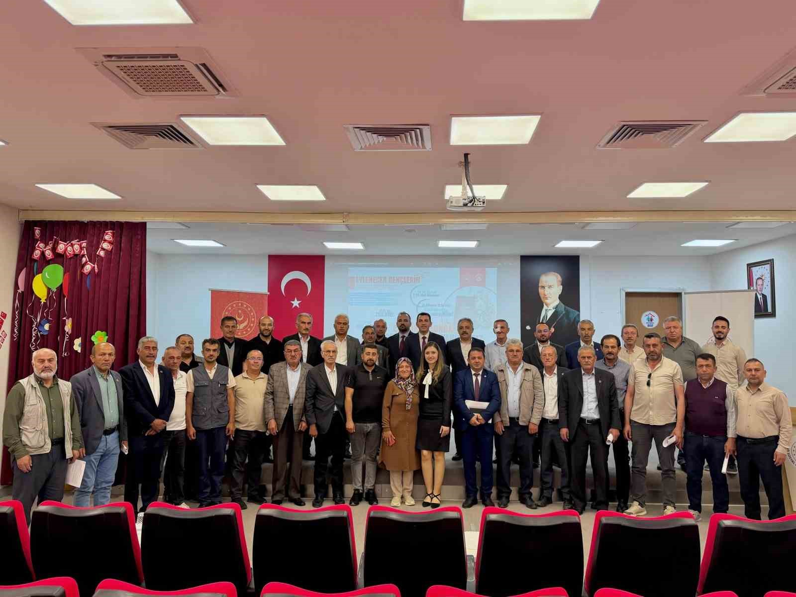 muhtarlara-sosyal-risk-haritalari-ve-sosyal-hizmetler-egitimi-verildi