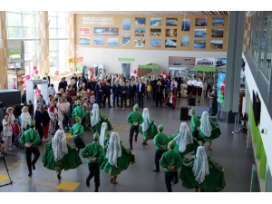 Tataristan’dan Türkiye’ye Devlet Töreni İle Turist Gönderildi