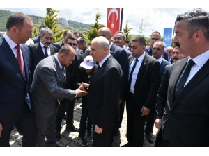 Bahçeli, Ülkücü Şehitler Anıtı’nı Ziyaret Etti