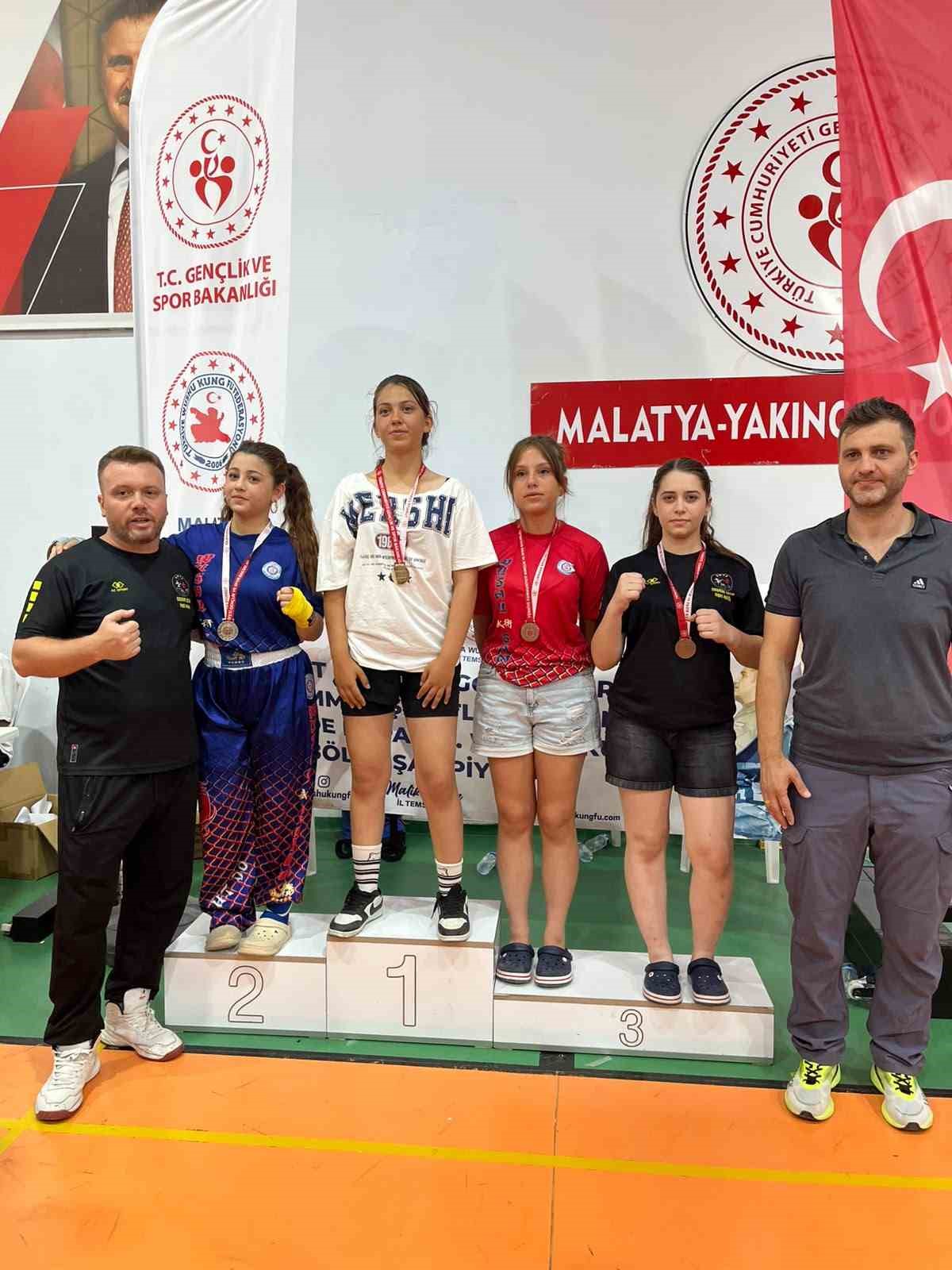 nigde-wushu-takimi-malatya-dan-17-madalyayla-dondu