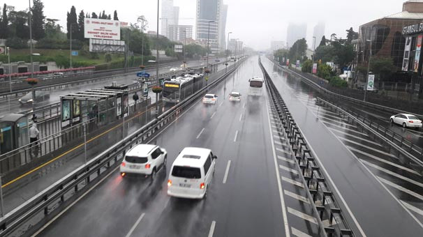 İstanbul Şiddetli Yağışa Teslim, Kocaeli Ve Yalova'yı Sel Vurdu