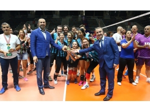Voleybol Hakemleri Ve Gözlemcileri Derneği Federasyonu Turnuvası Sona Erdi