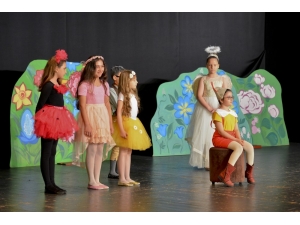 Maltepe’nin Minik Tiyatrocuları Sahnede