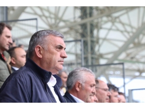 Başkan Toçoğlu: “Sakaryaspor’un Büyüklüğüne Aklı Yetmeyenler Kaybetmiştir”