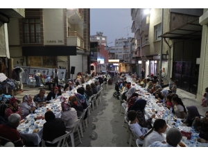 Ak Partinin Gece Mesaisi