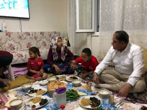 Vali Tekinarslan İftarda Vatandaşlar İle Birlikte İftar Açıyor