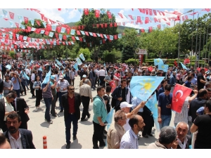 Meral Akşener’in Mitingi Gecikmeli Başlayınca Bazı Vatandaşlar Alandan Ayrıldı