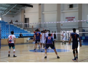 Voleybol Grup Müsabakaları Başladı