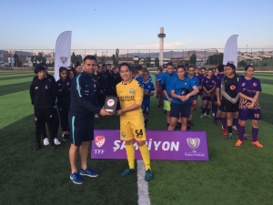 Futbol Yıldız Kızlar Finallerinde Denizli Horozkentspor Türkiye Şampiyonu Oldu
