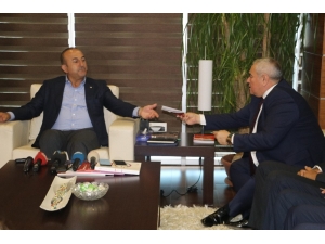 Bakan Çavuşoğlu: “Kur Dalgalanmaları Gibi Oyunlar Bizi Durduramaz”