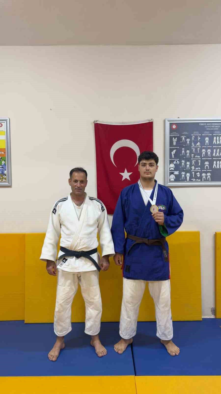 elazigli-sporcu-ali-asaf-cicek-e-milli-davet