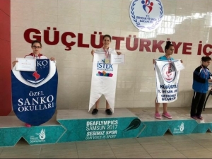 Sanko Okulları Yüzücüsü Beril Öztürk Yine Türkiye İkincisi Oldu