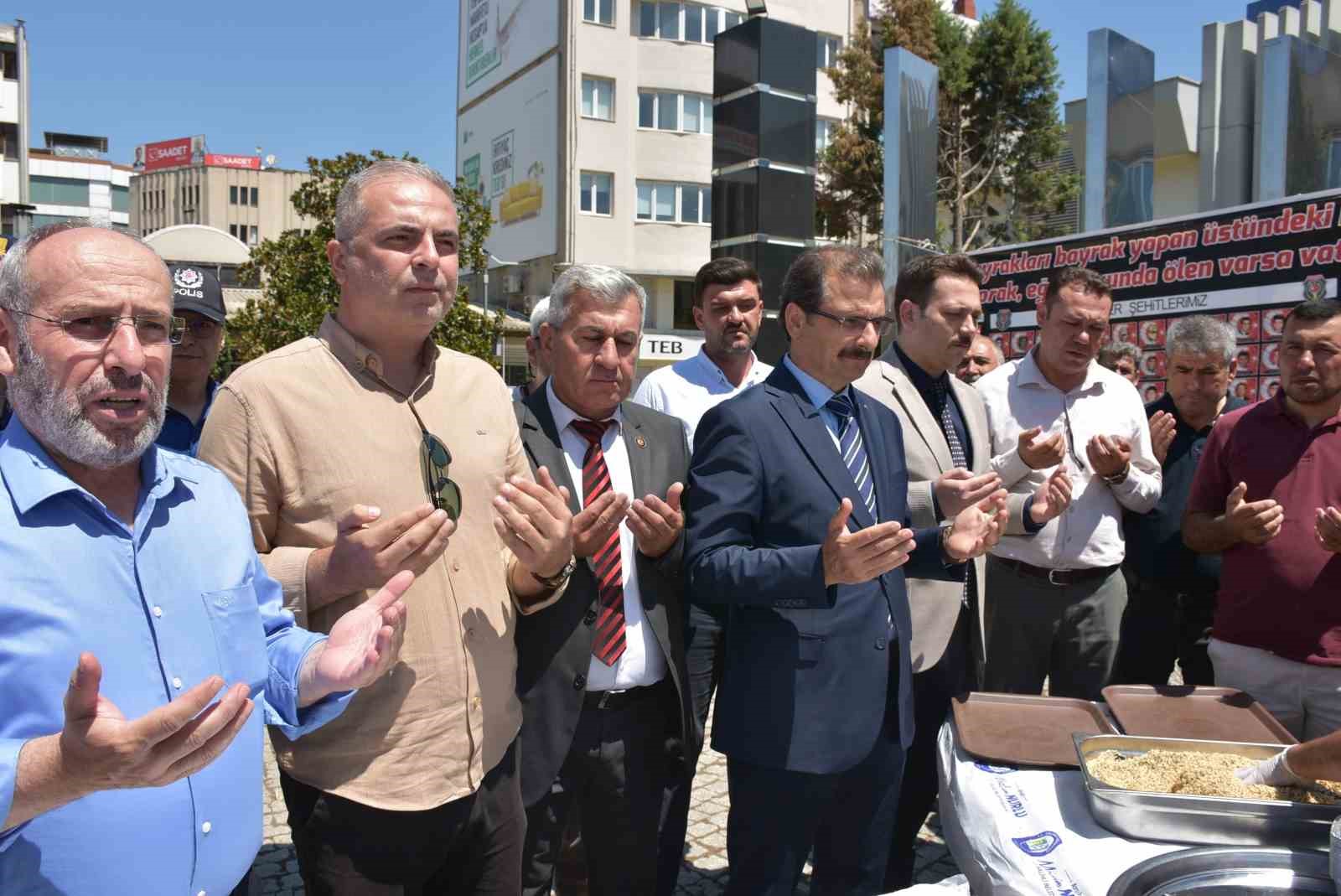 salihli-de-sehit-aileleri-asure-gelenegini-surdurdu