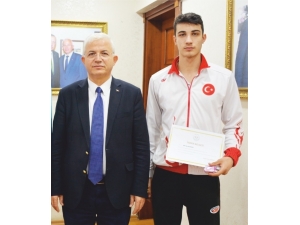 Torbalı’dan Dünya Üçüncülüğüne Atladı