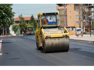 Kartepe’de Asfalt Çalışmaları Devam Ediyor