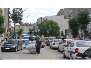 Hayatın Yükünü Taşıyor