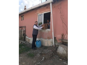 Aslanapa’da 150 Aileye Kumanya Yardımı