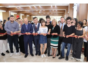 Öğrenci Ve Kursiyerlerden Ortak Sergi