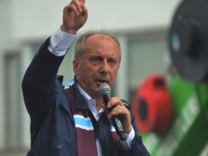 Muharrem İnce Trabzon’da Yağmur Altında Konuştu