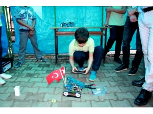 Öğrenciler Buluşlarını Sergiledi